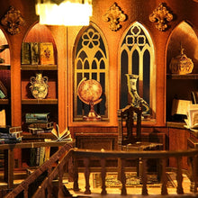 Laden Sie das Bild in den Galerie-Viewer, Book Nook - Bibliothek der alten Reime