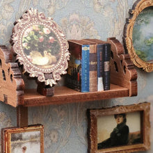 Laden Sie das Bild in den Galerie-Viewer, Book Nook - Muse Buchhandlung