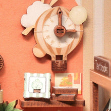 Laden Sie das Bild in den Galerie-Viewer, Book Nook - Gelehrtenbuchhandlung