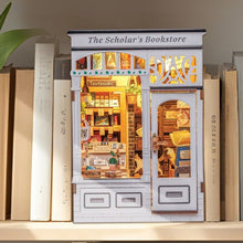 Laden Sie das Bild in den Galerie-Viewer, Book Nook - Gelehrtenbuchhandlung