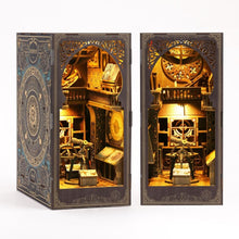 Laden Sie das Bild in den Galerie-Viewer, Book Nook - Astronomiemuseum
