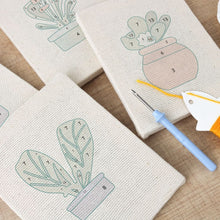 Laden Sie das Bild in den Galerie-Viewer, Punch Needle Set (4 Stück) mit Rahmen - Garten Zuhause Stimmung