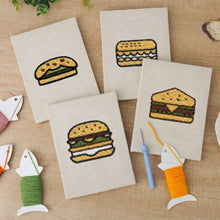 Laden Sie das Bild in den Galerie-Viewer, Punch Needle Set (4 Stück) mit Rahmen - Foodie Spaß Kollektion