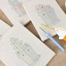 Laden Sie das Bild in den Galerie-Viewer, Punch Needle Set (4 Stück) mit Rahmen - Kleine Sukkulenten Töpfe 1