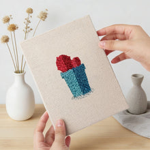 Laden Sie das Bild in den Galerie-Viewer, Punch Needle Set (4 Stück) mit Rahmen - Kleine Sukkulenten Töpfe 1