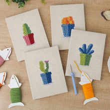 Laden Sie das Bild in den Galerie-Viewer, Punch Needle Set (4 Stück) mit Rahmen - Glückliche Pflanzen 2