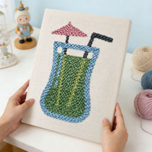 Laden Sie das Bild in den Galerie-Viewer, Punch Needle mit Rahmen - Exotisches Getränk
