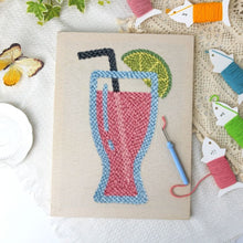 Laden Sie das Bild in den Galerie-Viewer, Punch Needle mit Rahmen - Rosa Limonade