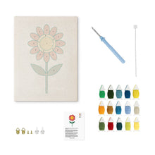 Laden Sie das Bild in den Galerie-Viewer, Punch Needle mit Rahmen - Strahlende Blume