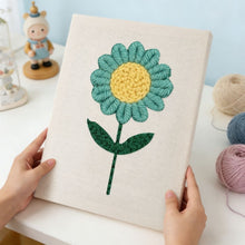 Laden Sie das Bild in den Galerie-Viewer, Punch Needle mit Rahmen - Blauer Himmel Blüte
