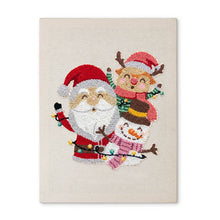 Laden Sie das Bild in den Galerie-Viewer, Punch Needle mit Rahmen - Weihnachtsmann und Freunde Figured'Art