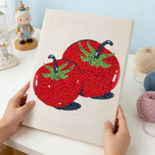 Laden Sie das Bild in den Galerie-Viewer, Punch Needle mit Rahmen - Frische Tomaten
