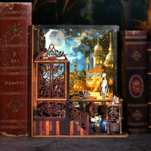Laden Sie das Bild in den Galerie-Viewer, Book Nook - Haus der Zauber