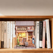 Laden Sie das Bild in den Galerie-Viewer, Book Nook - Kyoto Seidenatelier