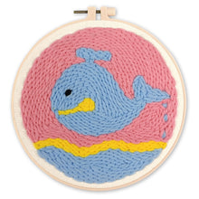 Laden Sie das Bild in den Galerie-Viewer, Punch Needle set Schwebender Wal
