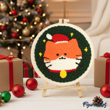 Laden Sie das Bild in den Galerie-Viewer, Punch Needle Weihnachtskatze