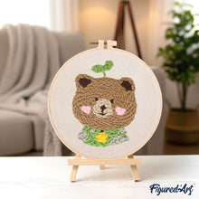 Laden Sie das Bild in den Galerie-Viewer, Punch Needle Brauner Bär 2