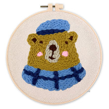 Laden Sie das Bild in den Galerie-Viewer, Punch Needle set Brauner Bär 3