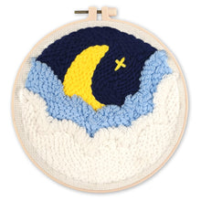 Laden Sie das Bild in den Galerie-Viewer, Punch Needle set Versteckter Mond