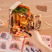 Laden Sie das Bild in den Galerie-Viewer, Miniaturhaus - Cheers Bar &amp; Dining