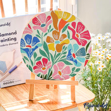 Laden Sie das Bild in den Galerie-Viewer, Diamond Painting auf Holzscheibe - Fantasie-Giraffe und Blumen