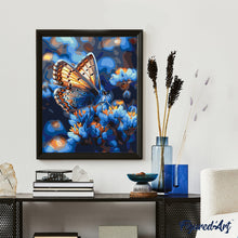 Laden Sie das Bild in den Galerie-Viewer, Schmetterling und blaue Blumen