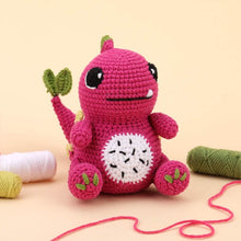Laden Sie das Bild in den Galerie-Viewer, Amigurumi Häkelset - Dino mit Drachenfrucht Figured'Art