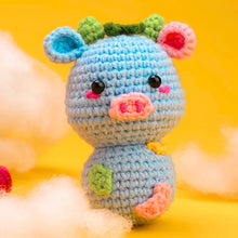 Laden Sie das Bild in den Galerie-Viewer, Amigurumi Häkelset - Blaue Kuh Figured'Art