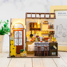 Laden Sie das Bild in den Galerie-Viewer, Miniaturhaus - Petas Küche