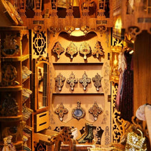 Laden Sie das Bild in den Galerie-Viewer, Book Nook - Wunderbibliothek