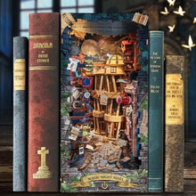 Laden Sie das Bild in den Galerie-Viewer, Book Nook - Magische Nachtgasse