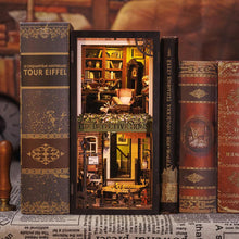 Laden Sie das Bild in den Galerie-Viewer, Book Nook - Rose Detektei