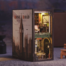 Laden Sie das Bild in den Galerie-Viewer, Book Nook - Rose Detektei