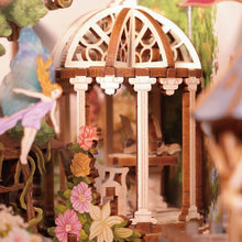 Laden Sie das Bild in den Galerie-Viewer, Book Nook - Shakespeares Verszeilen