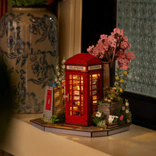 Laden Sie das Bild in den Galerie-Viewer, 3D Puzzle - Blossom Bücherkiosk Figured'Art