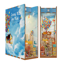 Laden Sie das Bild in den Galerie-Viewer, Book Nook - Reise mit dem Wind