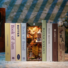 Laden Sie das Bild in den Galerie-Viewer, Book Nook - Shakespeares Verszeilen