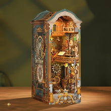 Laden Sie das Bild in den Galerie-Viewer, Book Nook - Uhrenturm Figured'Art