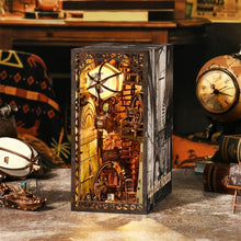 Laden Sie das Bild in den Galerie-Viewer, Book Nook - Onkel Pete's Labor Figured'Art