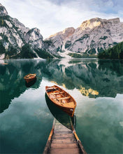 Laden Sie das Bild in den Galerie-Viewer, Malen nach Zahlen für Erwachsene | Boot und Gebirgssee | Figured'Art