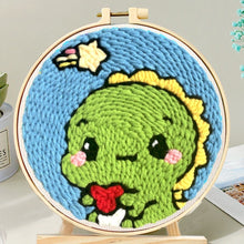 Laden Sie das Bild in den Galerie-Viewer, Punch Needle set Baby-Drache mit rotem Herz