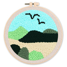 Laden Sie das Bild in den Galerie-Viewer, Punch Needle set Vögel am Himmel