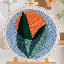 Laden Sie das Bild in den Galerie-Viewer, Punch Needle set Blätter und orangefarbene Sonne