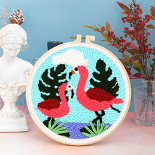 Laden Sie das Bild in den Galerie-Viewer, Punch Needle Ein Flamingo-Paar