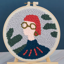 Laden Sie das Bild in den Galerie-Viewer, Punch Needle set Rothaariges Mädchen