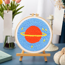 Laden Sie das Bild in den Galerie-Viewer, Punch Needle Saturn