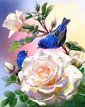 Laden Sie das Bild in den Galerie-Viewer, Diamond Painting – Weiße Blumen und blaue Vögel