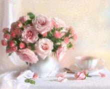 Laden Sie das Bild in den Galerie-Viewer, Malen nach Zahlen für Erwachsene | Weißer Cup und Rosen | Figured'Art