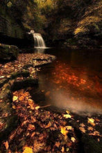 Laden Sie das Bild in den Galerie-Viewer, Diamond Painting, Kleiner Wasserfall