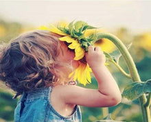 Laden Sie das Bild in den Galerie-Viewer, Malen nach Zahlen für Erwachsene | Mädchen und Sonnenblume | Figured'Art